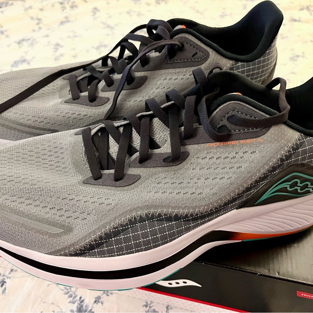 Saucony Endorphin Shift Running Shoes - Gray